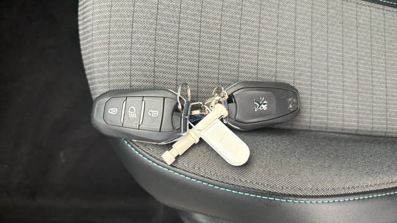 Peugeot 208 1.2 PureTech 100 Allure Premium + 5dr Petrol Hatchback